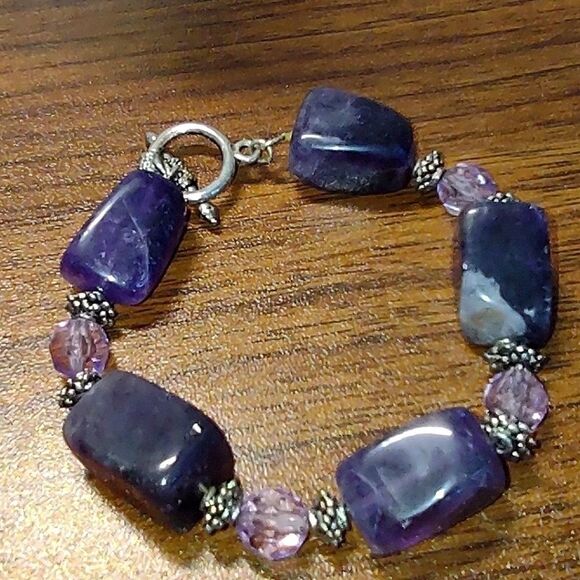 Jewelry - AMETHYST Stone & Bead Bracelet Excellent Pre-owned condition